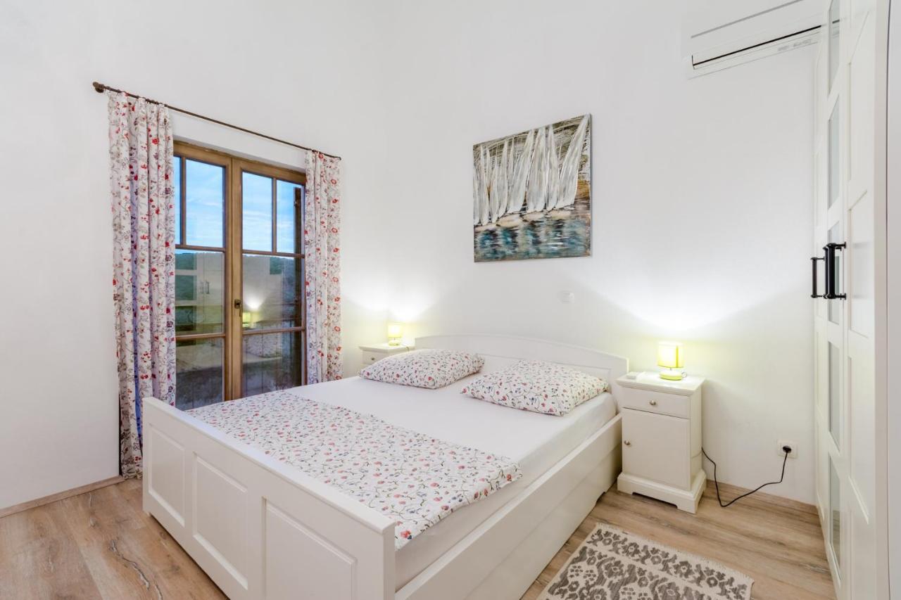 Apartments Villa Kameja Округ-Доньи Номер фото
